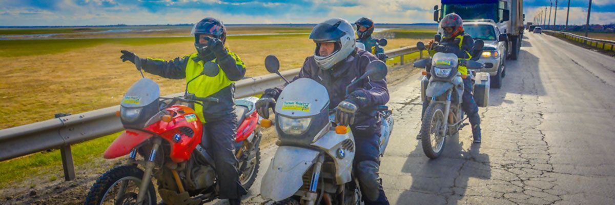 Steppenfuchs Reisen - Auf dem Weg mit Motorrädern nach Ulaanbaatar