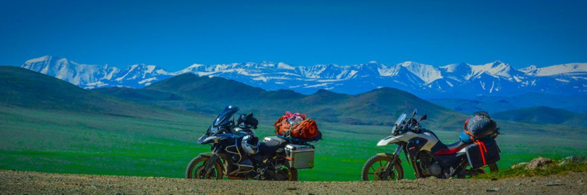 Steppenfuchs Reisen - Motorräder im Altaigebirge