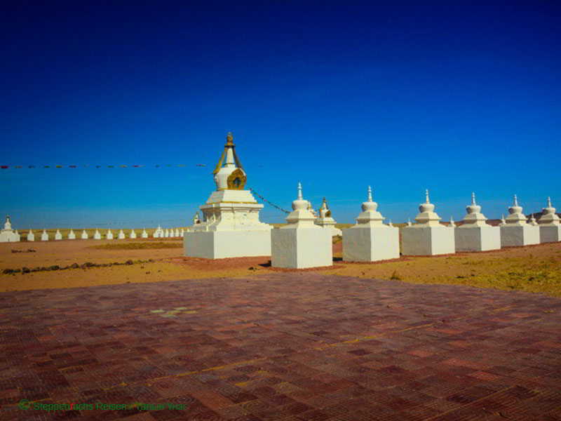 Steppenfuchs Reisen - Stupas am Khamr Hit