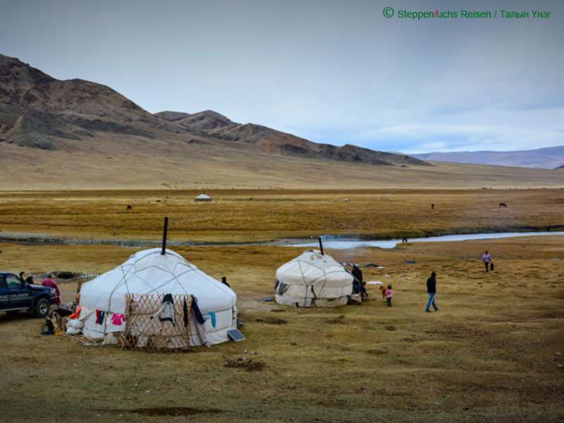 Steppenfuchs Reisen - Nomadenfamilie im Altai