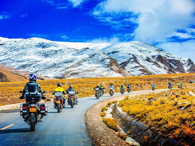 reteppenfuchs Reisen - Himalaya Motorradtourl fahrt über die Hochebene