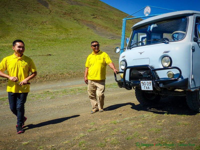 Steppenfuchs Reisen - Russischer Kleinbus in der Mongolei