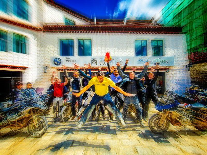 reteppenfuchs Reisen - Himalaya Motorradtourl Glücklich zurück in Lhasa