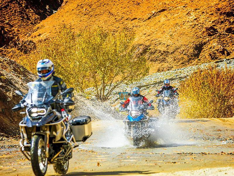 reteppenfuchs Reisen - Himalaya Motorradtourl Wasserschlacht