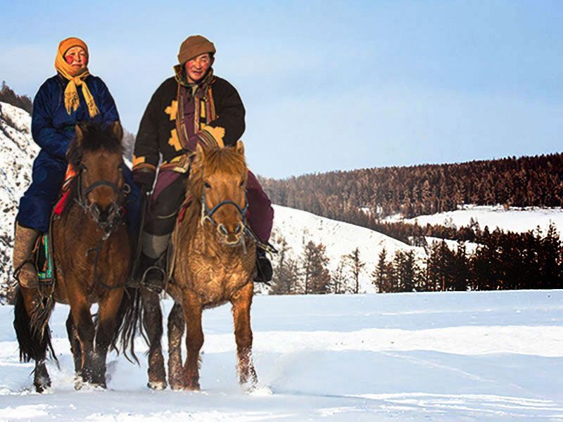Steppenfuchs Reisen - Khovsgul See im Winter mit Pferden