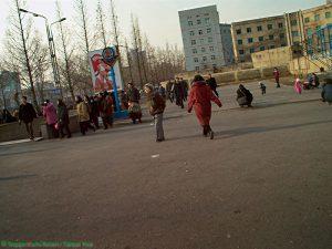 Steppenfuchs Reisen - Nordkorea - Strassenleben Pöngjang